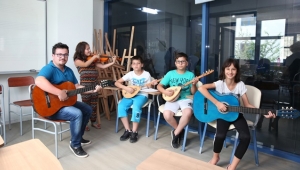 Camili’de Gitar Ve Keman Kursun Açıldı
