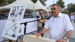 ‘Darbeye Fırça’ Sergisi Kent Meydanı’nda