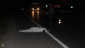 Otomobilin Çarptığı Genç, Hayatını Kaybetti