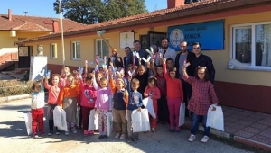 AK Gençlerden Köy Okuluna Yardım Eli