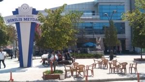 Yunus Emre Diriliş Meydanı Tabelası Asıldı