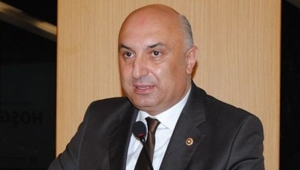 Özkoç O Pankarttan Rahatsız Oldu