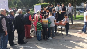 Sakarya Gençlik İzcileri, Halka Aşure İkram Etti