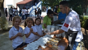 SAÜ Vakfı Özel Okulları Aşure Kazanı Etrafında Toplandı