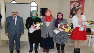 Şiir Ruhani Bir Öpücüğe Sahip Olmalıdır
