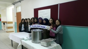Tes-İş’li Öğrencilerden Aşure İkramı