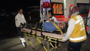 Kamyonetle Yolcu Otobüsü Çarpıştı: 4 Yaralı