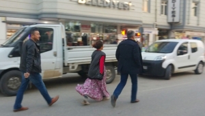 Tırnakçılık Yöntemiyle Hırsızlık Yapan Kadınlar Yakalandı