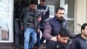Afganistan Uyruklu Genci Bıçakla Gasp Edip Balkondan Attılar