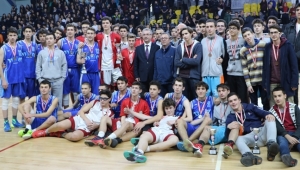 Liseli Gençlerde Anlamlı Tören