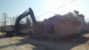 Karapürçek'te Yol Genişletmek İçin Binalar Yıkıldı