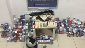 Motosiklet Kaskıyla Hırsızlık Yapan Şahıslar Yakalandı