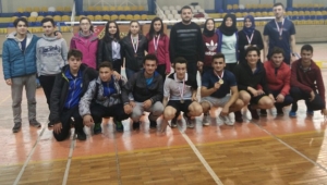 Badmintonda Madalya Sevinci