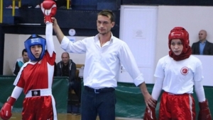 Gençler Kickboksta Ringe Çıktı