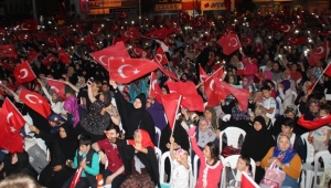 AKYAZI 1 NİSANDA DEMOKRASİ MEYDANINDA TÜRK BAYRAKLARI İLE BULUŞUYOR