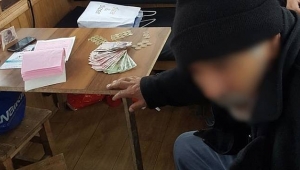 Dilenen Yaşlı Adama Zabıta Ekipleri Müdahale Etti