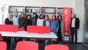 İyc Halime Yurdu Kütüphaneleri Dolduruyor