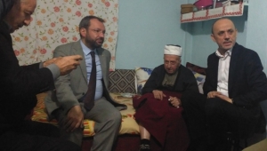 Asırlık Çınarı Ziyaret Ettiler