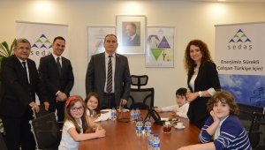 SEDAŞ İCRA BAŞKANI 23 NİSAN’DA ÖĞRENCİLERİ MAKAMINDA AĞIRLADI