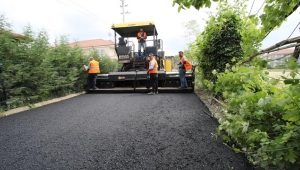 Alt Yapısı Tamamlanan Yollarda Sıcak Asfalt Serim Çalışması Başladı