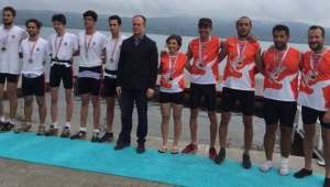 Gençlik Merkezi Madalyaları Topladı