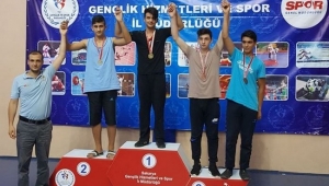 Grekoromen’de Hendek Serbestte Akyazı