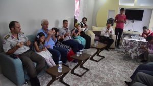 “Karasu İlçe Protokolü, 15 Temmuz Şehidinin Mevlid-i Şerif Okumasına Katıldı”