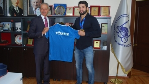 Dünya Şampiyonu Metehan Başar’dan Başkan Dişli’ye Ziyaret