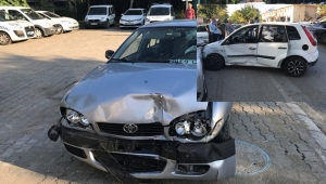 Otomobiller Çarpıştı! 6 Yaralı