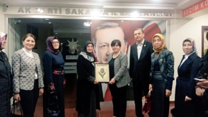 SAĞLIK SEN SAKARYA İL KADIN KOLLARI YÖNETİM KURULU AK PARTİ İL KOLLARI YÖNETİMİNİ ZİYARET ETTİ