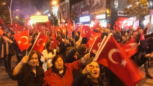 Sakarya'da 29 Ekim Cumhuriyet Bayramı kortej yürüyüşü gerçekleşti