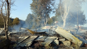 Yaylada Çıkan Yangında Ahşap Ev Kül Oldu
