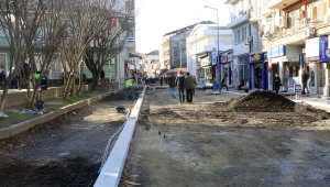 Çarşı İçinde Kaldırım Çalışmaları Başladı