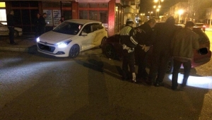 Hendek'te Trafik Kazası! 2 Yaralı