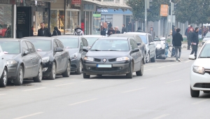“Hatalı Parklanmalar Trafiği Durduruyor”