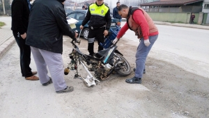 Otomobil İle Motosiklet Kafa Kafaya Çarpıştı