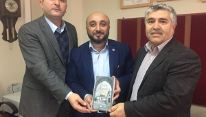 Eğitim-Bir-Sen Okulların Nabzını Tutuyor