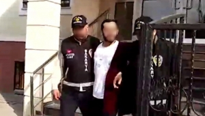 Hırsızlıktan Aranan Şahıslar Yakalandı