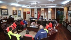 Başkan Yılmazer Şampiyonu Ağırladı