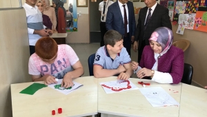 “Otizmin Farkındayız, Onların Yanındayız”