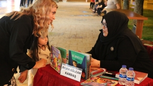 Kitap Sokağı’nda Dinleti Ve İmza Günleri