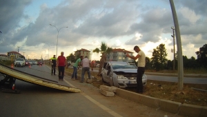 Karasu’da Trafik Kazası: 2 Yaralı