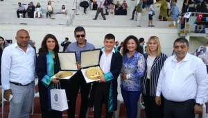 SATSO Turizm Komisyonu'ndan SAÜ Turizm Birincilerine Plaket