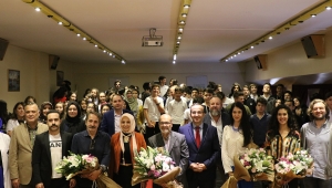 “Şiir dünyanın sesidir”