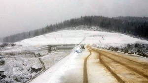 Akçay Barajı Beyaz Örtüye Büründü