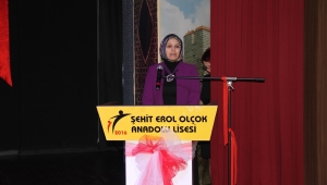 Öğretmenler Günü Kutlama Programı Gerçekleşti