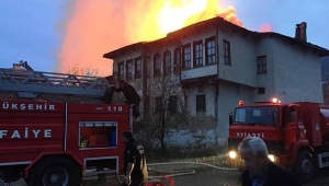 Taraklı'da Yangın! 3 Ev Kullanılamaz Hale Geldi