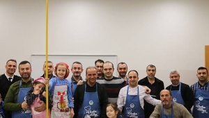 Baba ve Çocukları Mutfakta