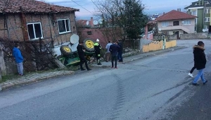 Karasu'da Traktör Devrildi! 2 Yaralı