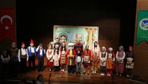 Öğrenciler Nasreddin Hoca Tiyatro Gösterisi Yaptı